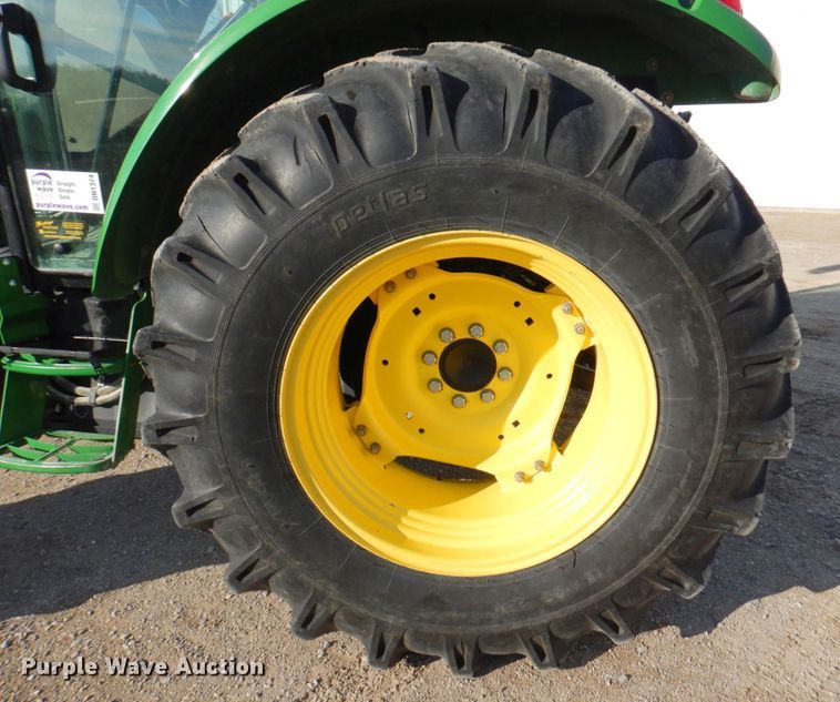 image for item DN1374 2011 John Deere 5093E  MFWD tractor
