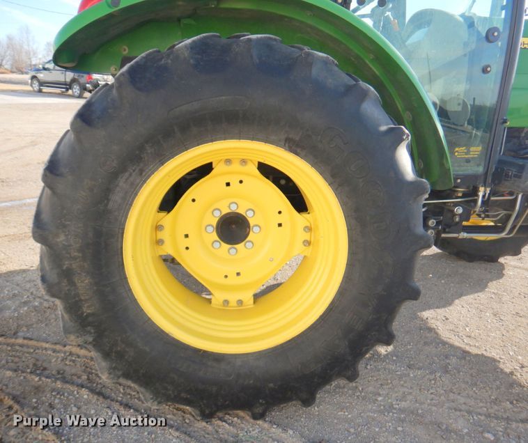 image for item DN1374 2011 John Deere 5093E  MFWD tractor