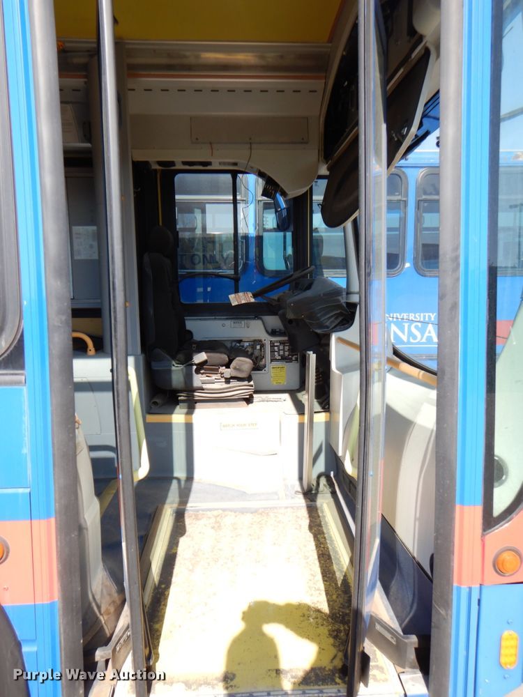 image for item DN1413 2006 Optima  transit bus