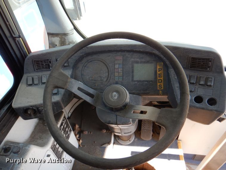 image for item DN1414 2006 Optima  transit bus