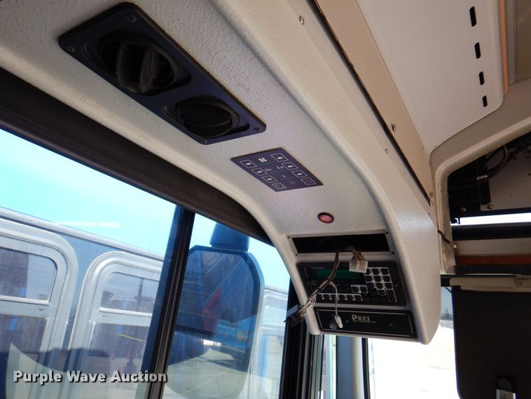 image for item DN1414 2006 Optima  transit bus