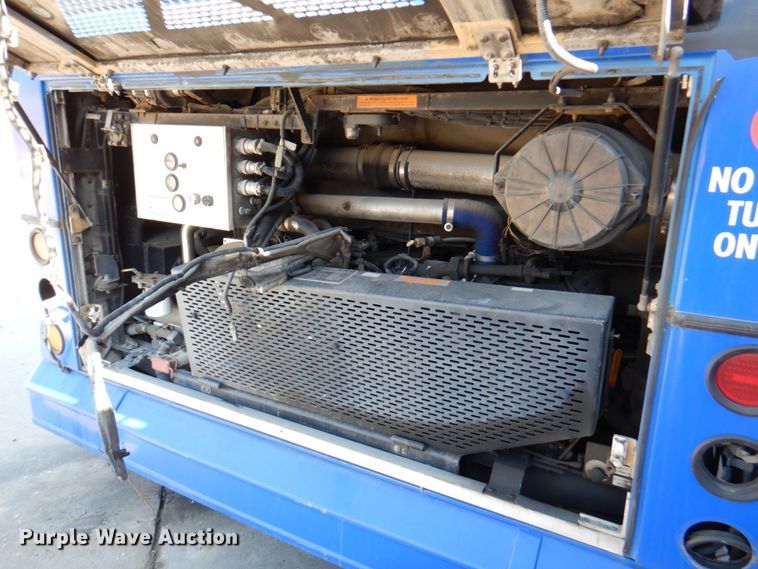 image for item DN1414 2006 Optima  transit bus