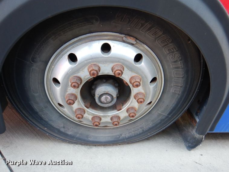 image for item DN1414 2006 Optima  transit bus