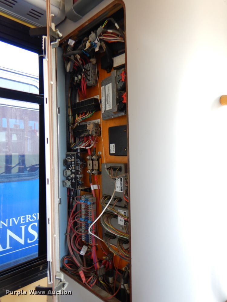 image for item DN1415 2006 Optima  transit bus