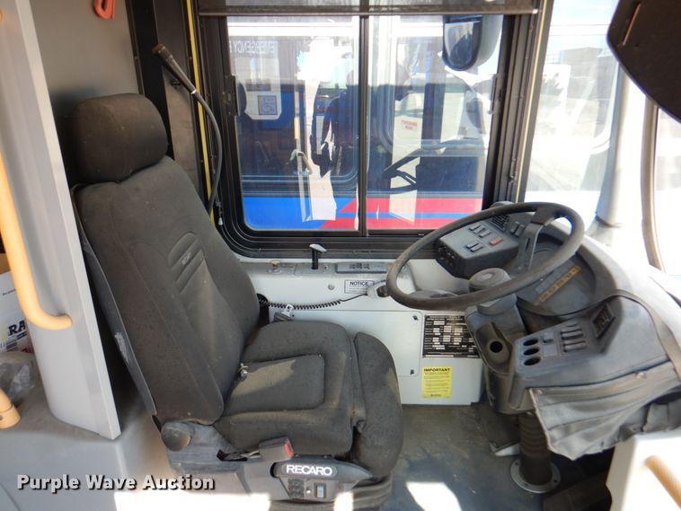 image for item DN1416 2006 Optima  transit bus