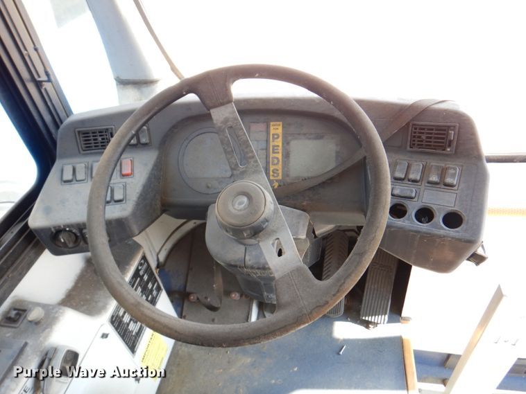 image for item DN1416 2006 Optima  transit bus