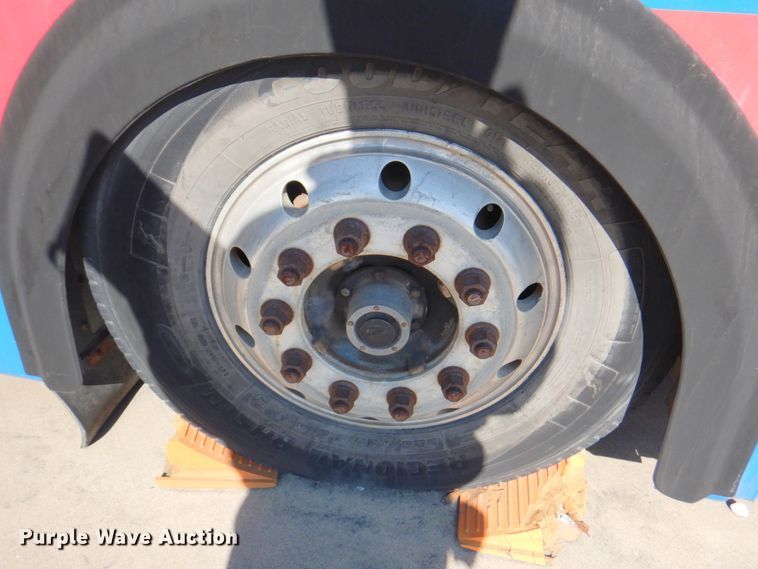 image for item DN1416 2006 Optima  transit bus