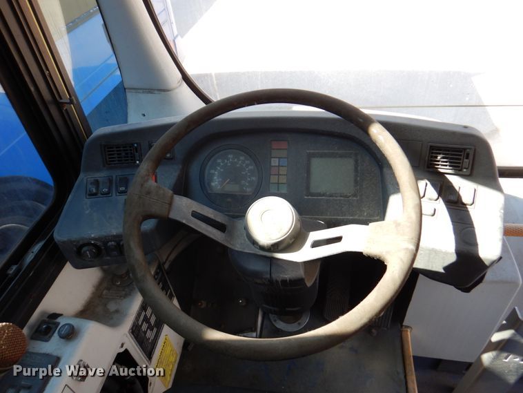 image for item DN1417 2006 Optima  transit bus