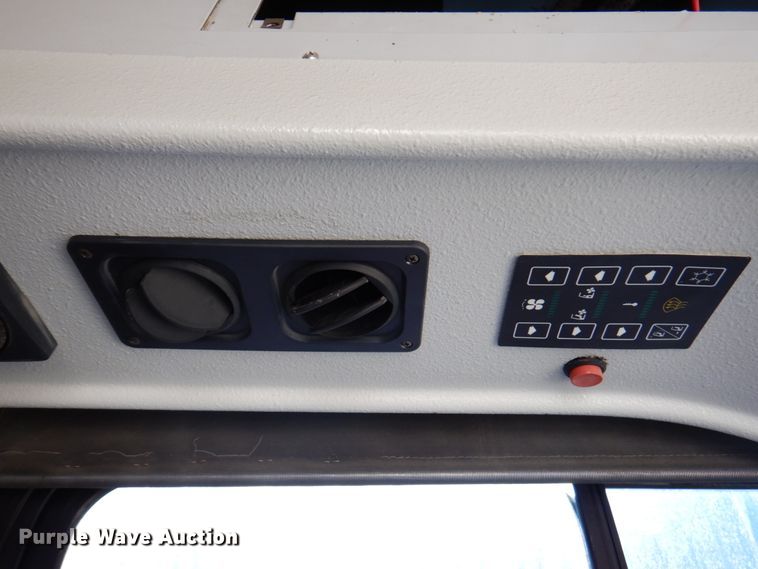 image for item DN1417 2006 Optima  transit bus