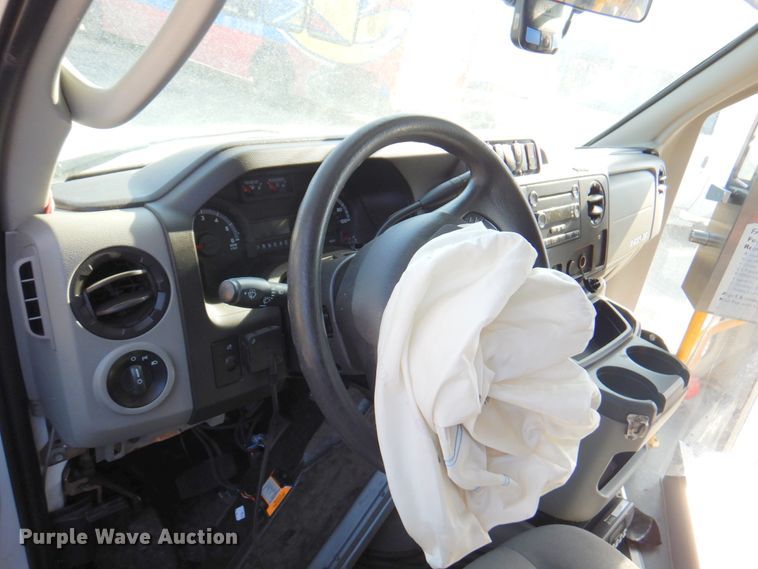 image for item DN1418 2018 Ford E450  shuttle bus