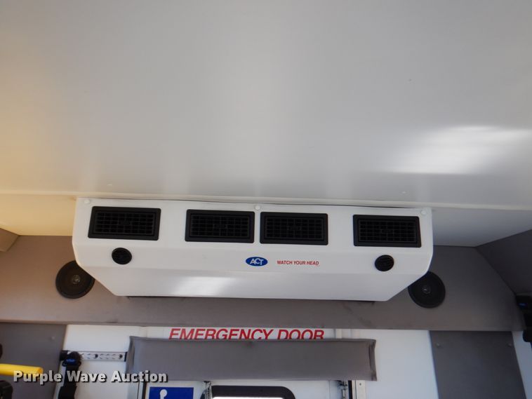 image for item DN1418 2018 Ford E450  shuttle bus