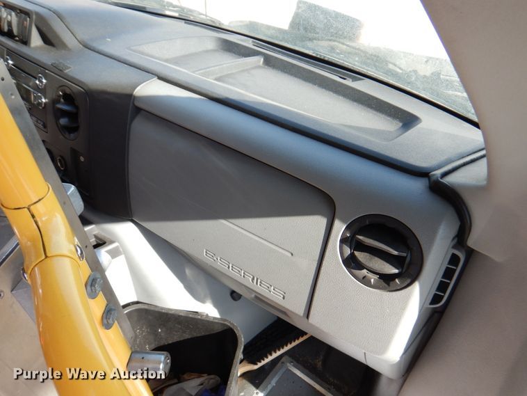 image for item DN1418 2018 Ford E450  shuttle bus