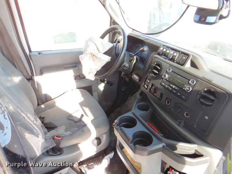 image for item DN1418 2018 Ford E450  shuttle bus