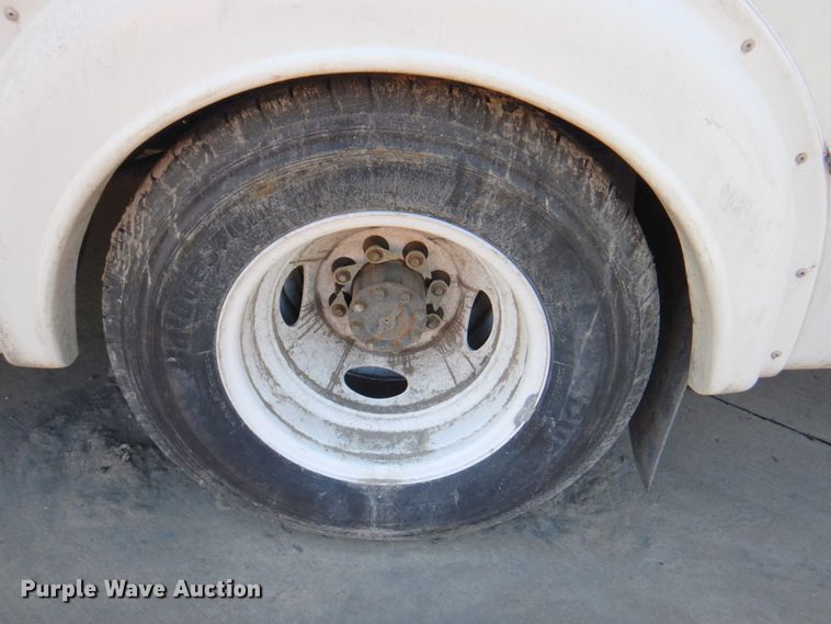 image for item DN1418 2018 Ford E450  shuttle bus