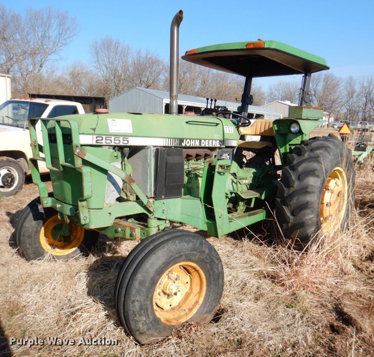 image for item DN1421 1991 John Deere 2555  tractor