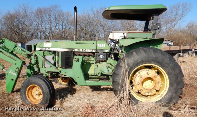 image for item DN1421 1991 John Deere 2555  tractor