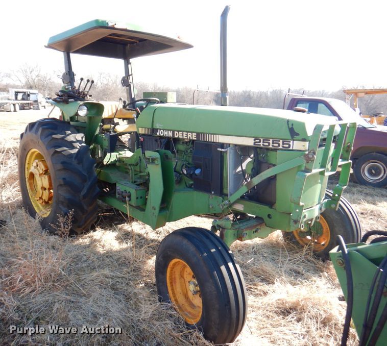 image for item DN1421 1991 John Deere 2555  tractor