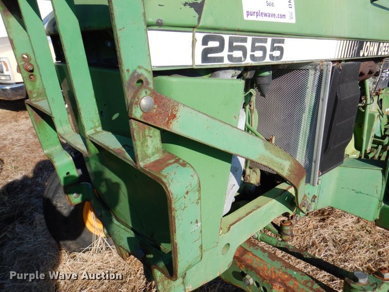 image for item DN1421 1991 John Deere 2555  tractor
