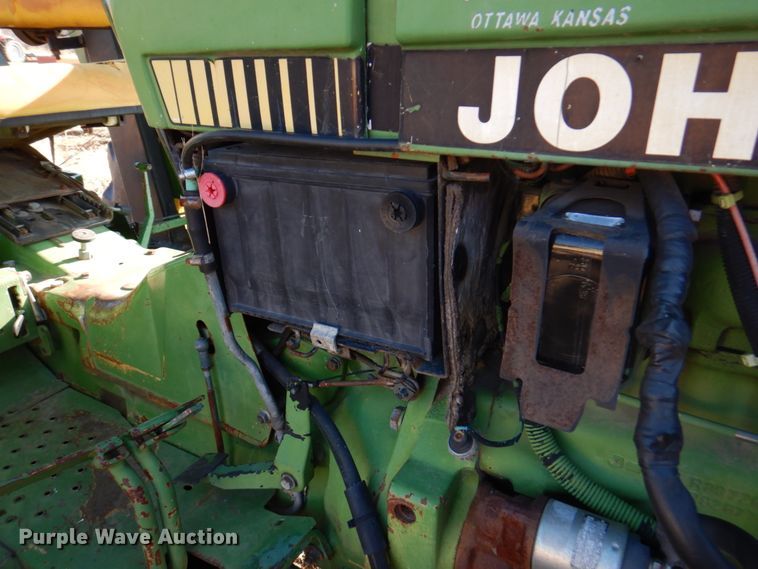 image for item DN1421 1991 John Deere 2555  tractor