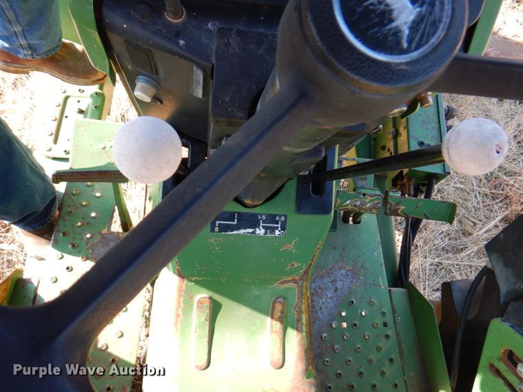 image for item DN1421 1991 John Deere 2555  tractor