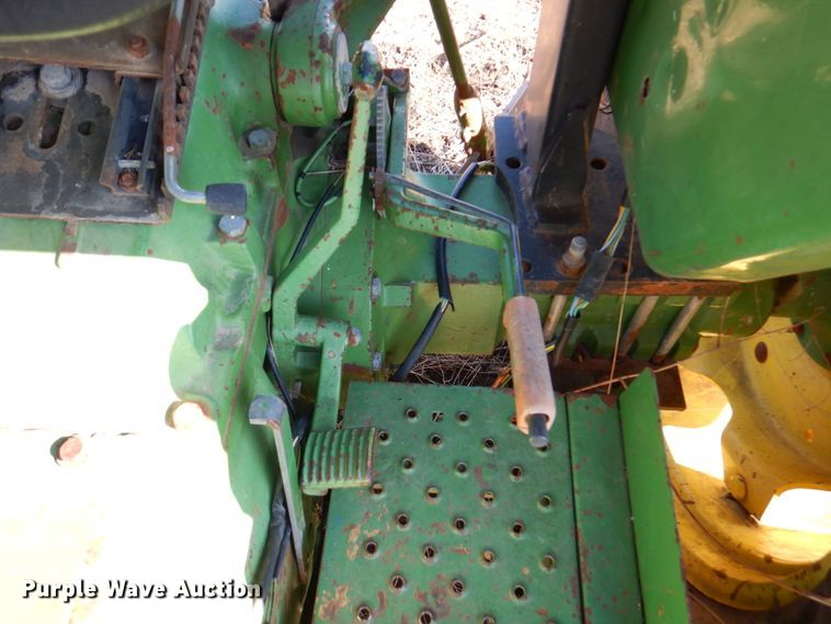 image for item DN1421 1991 John Deere 2555  tractor