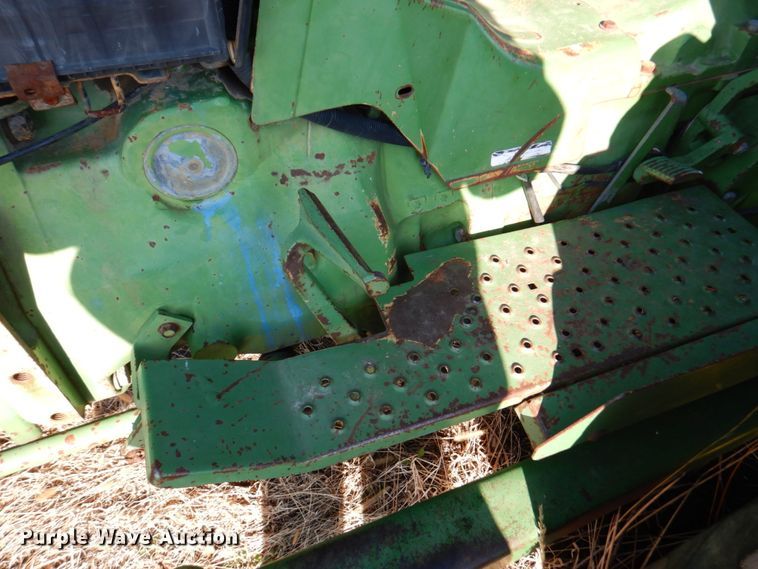 image for item DN1421 1991 John Deere 2555  tractor