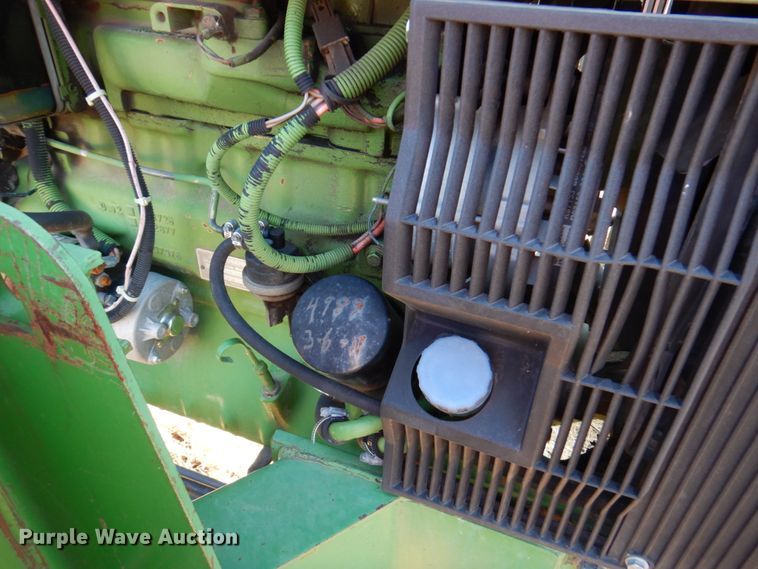 image for item DN1421 1991 John Deere 2555  tractor