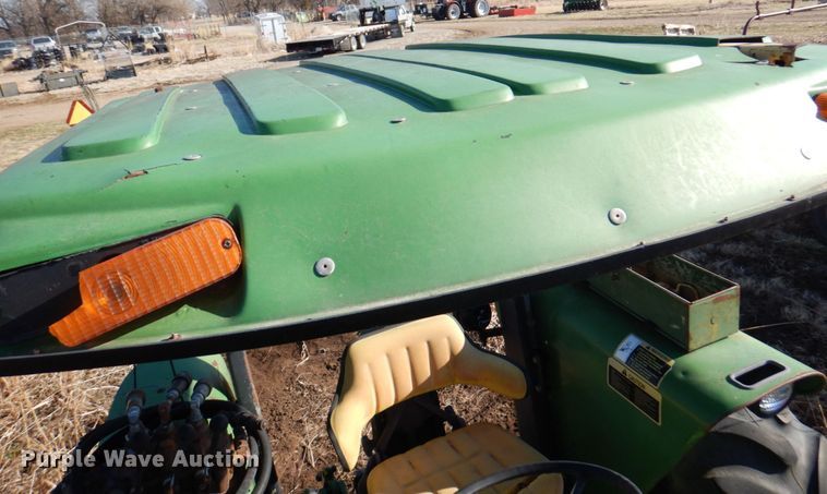 image for item DN1421 1991 John Deere 2555  tractor