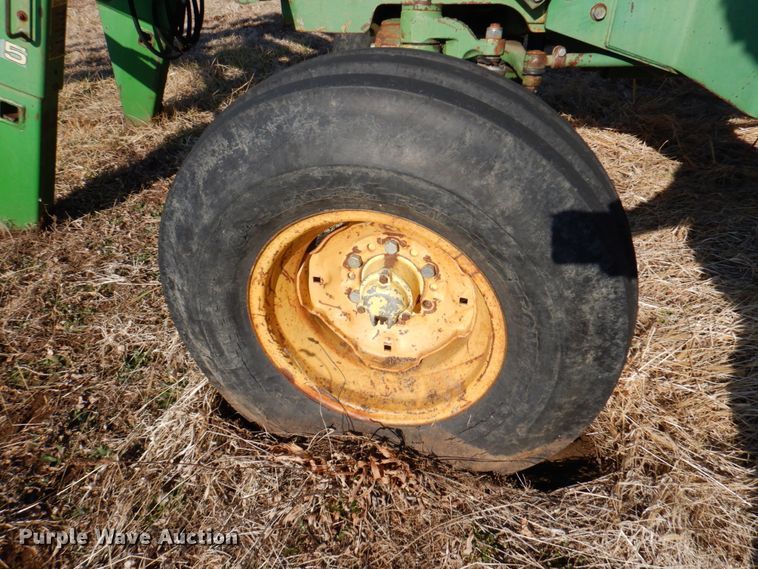 image for item DN1421 1991 John Deere 2555  tractor