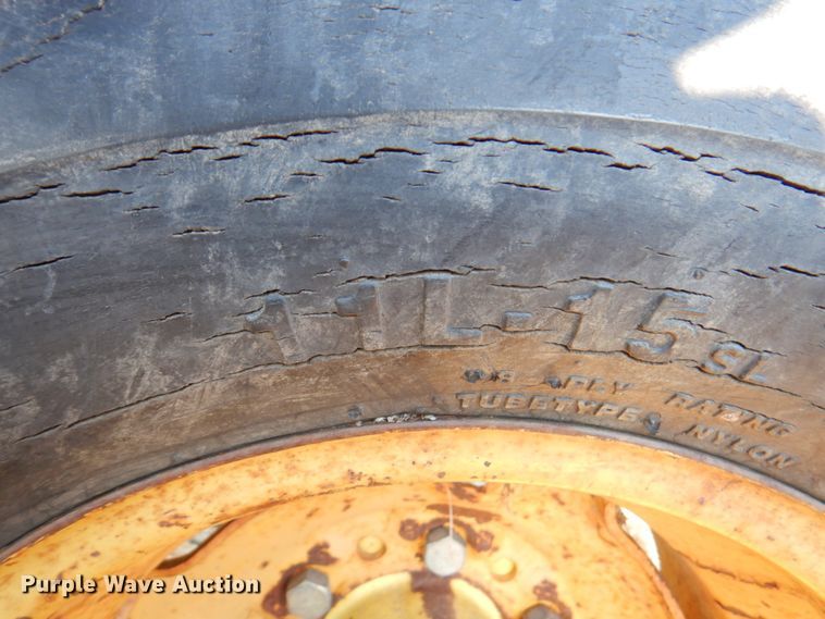 image for item DN1421 1991 John Deere 2555  tractor