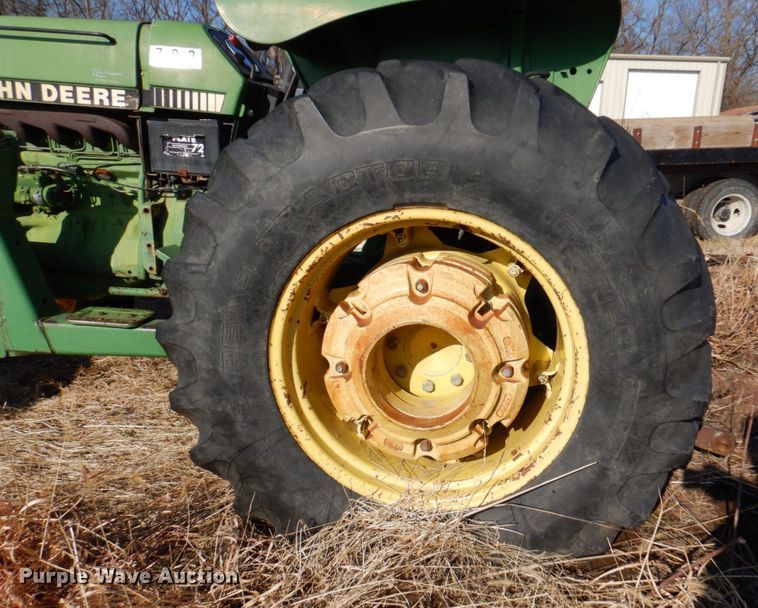 image for item DN1421 1991 John Deere 2555  tractor