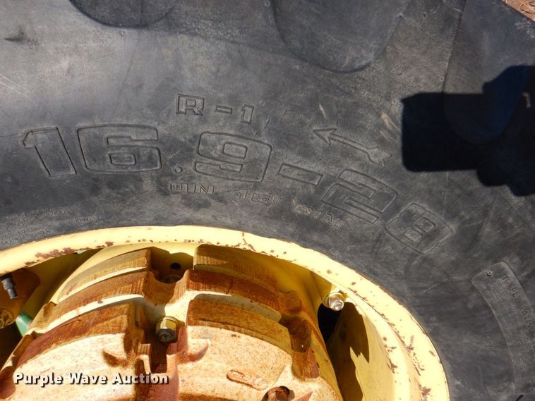 image for item DN1421 1991 John Deere 2555  tractor