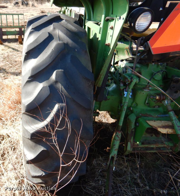 image for item DN1421 1991 John Deere 2555  tractor