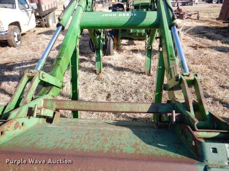 image for item DN1421 1991 John Deere 2555  tractor