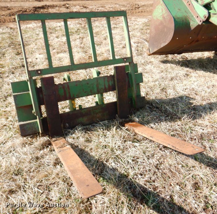 image for item DN1421 1991 John Deere 2555  tractor