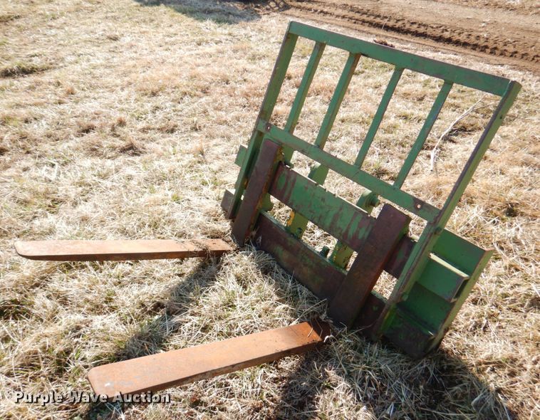 image for item DN1421 1991 John Deere 2555  tractor