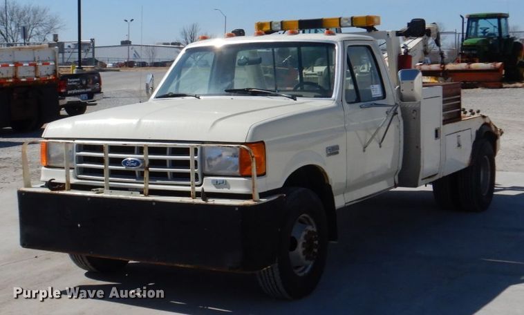 image for item DN7270 1991 Ford F450  tow truck