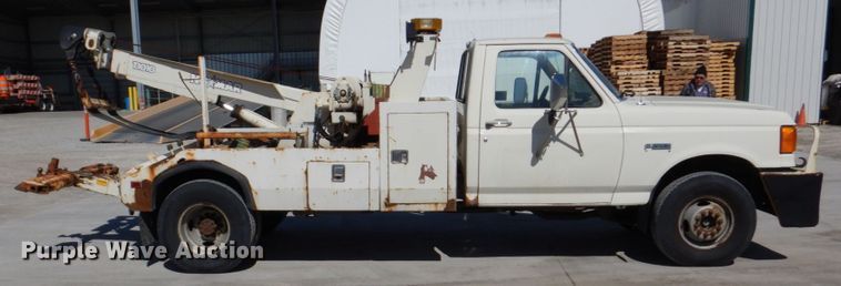 image for item DN7270 1991 Ford F450  tow truck