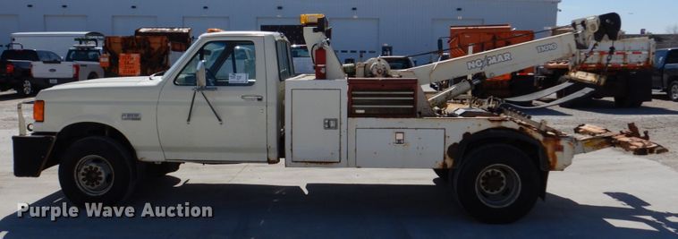 image for item DN7270 1991 Ford F450  tow truck