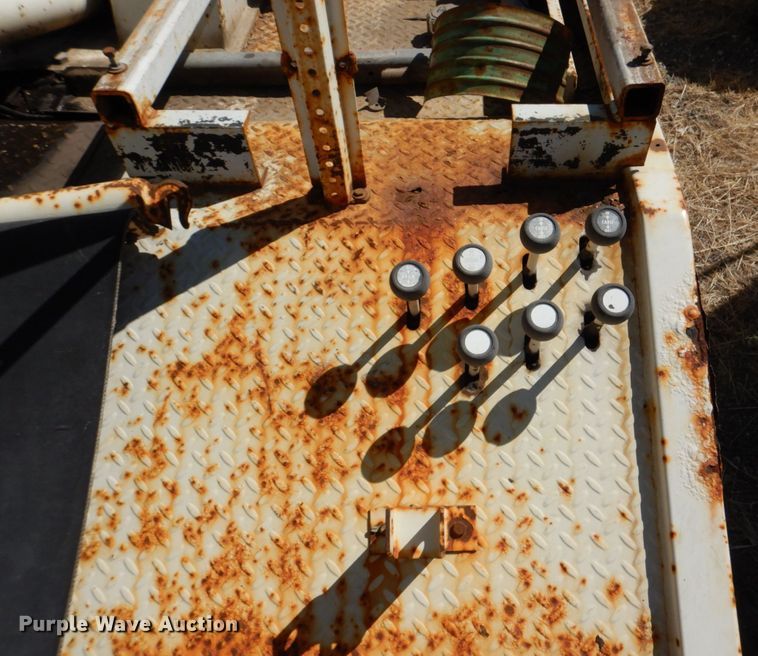 image for item DN7270 1991 Ford F450  tow truck