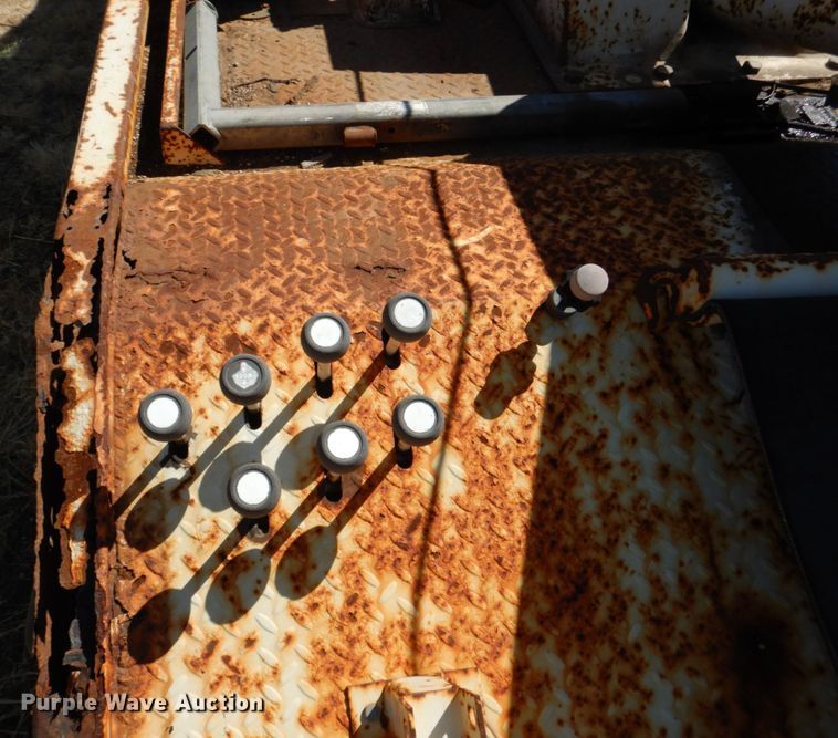 image for item DN7270 1991 Ford F450  tow truck