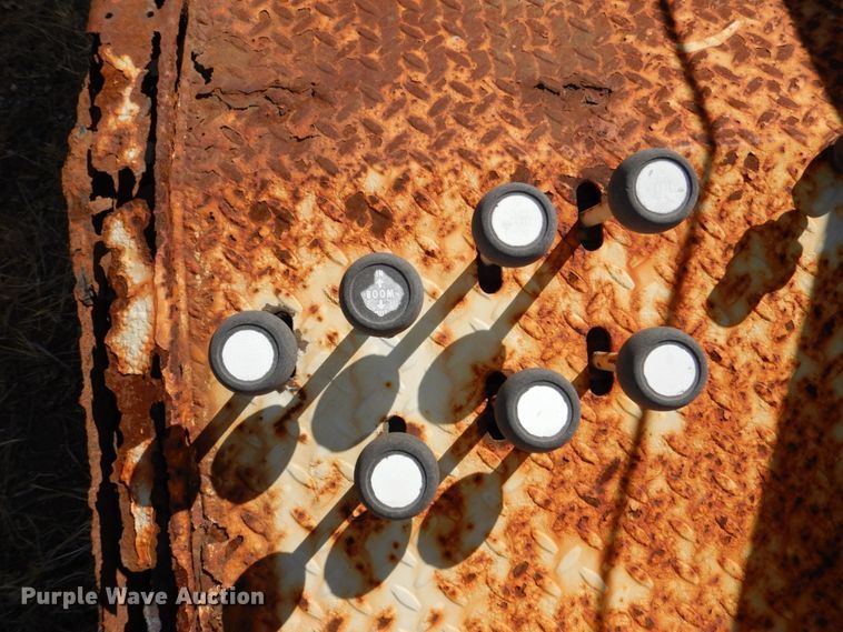 image for item DN7270 1991 Ford F450  tow truck