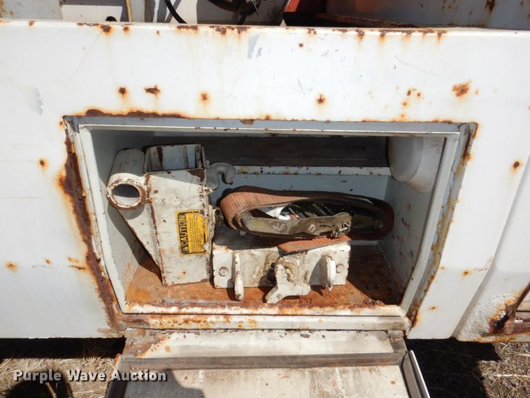 image for item DN7270 1991 Ford F450  tow truck