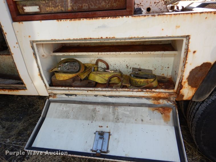 image for item DN7270 1991 Ford F450  tow truck