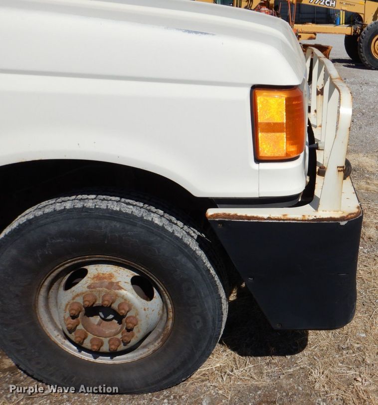image for item DN7270 1991 Ford F450  tow truck