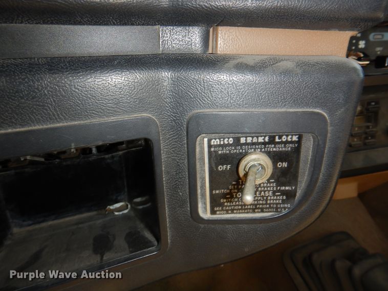 image for item DN7270 1991 Ford F450  tow truck