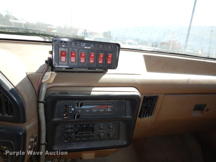 image for item DN7270 1991 Ford F450  tow truck