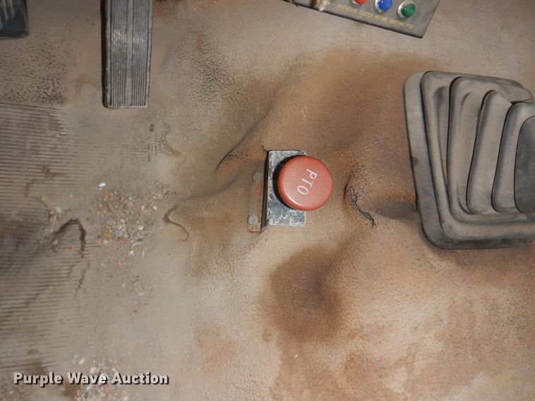 image for item DN7270 1991 Ford F450  tow truck