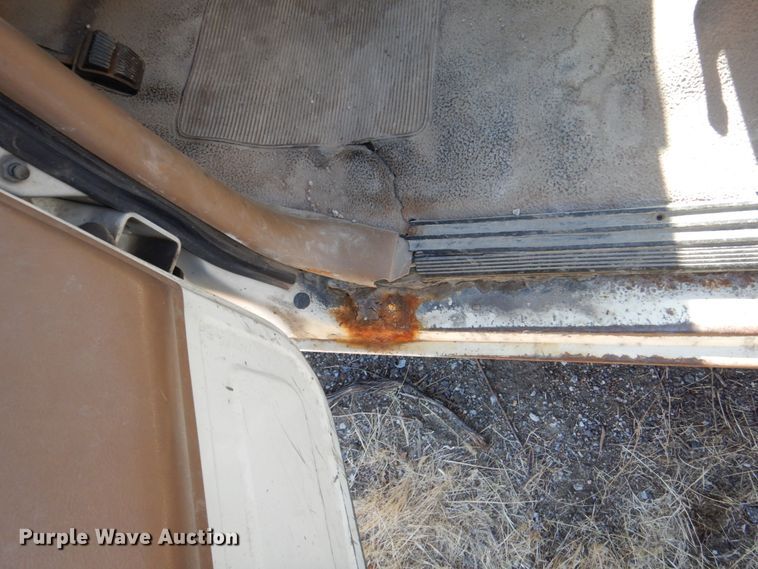 image for item DN7270 1991 Ford F450  tow truck