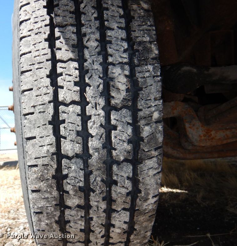 image for item DN7270 1991 Ford F450  tow truck